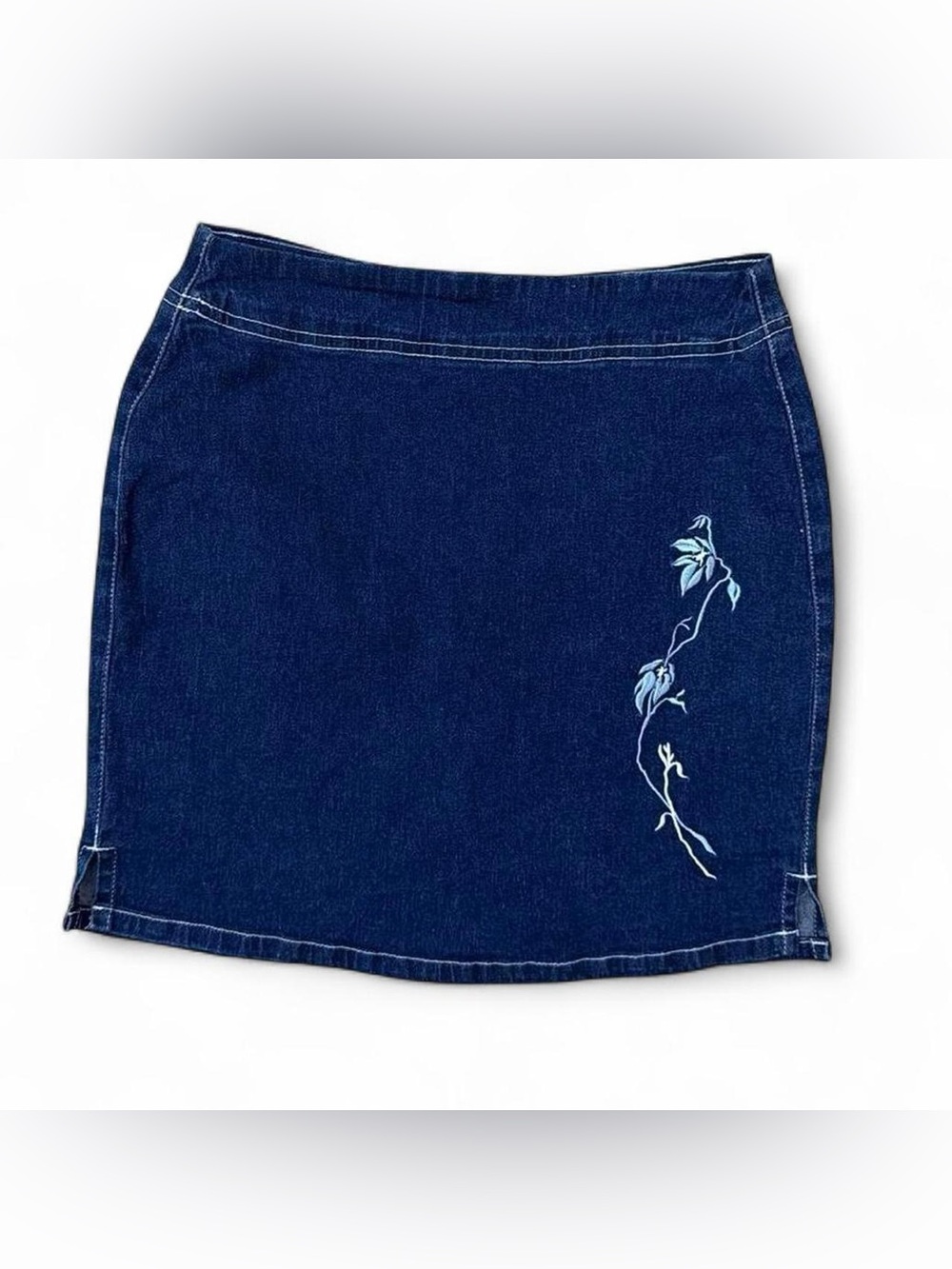 Y2K Floral Embroidered Denim Mini Skirt 3/4